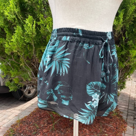 Rococo Sand X Revolve Black  Echo Shorts - Picture 6 of 12